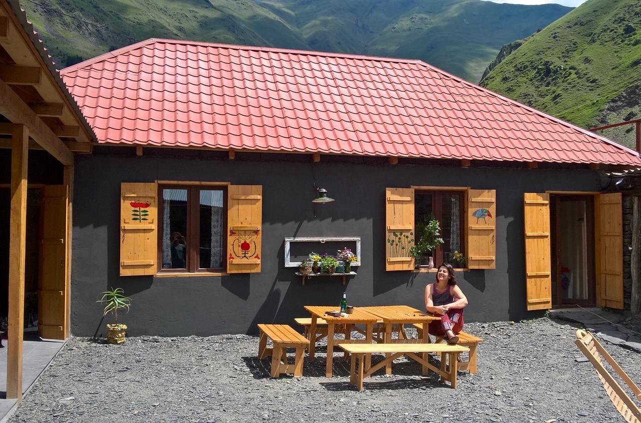 Sno House In Kazbeg Hotel Eksteriør billede